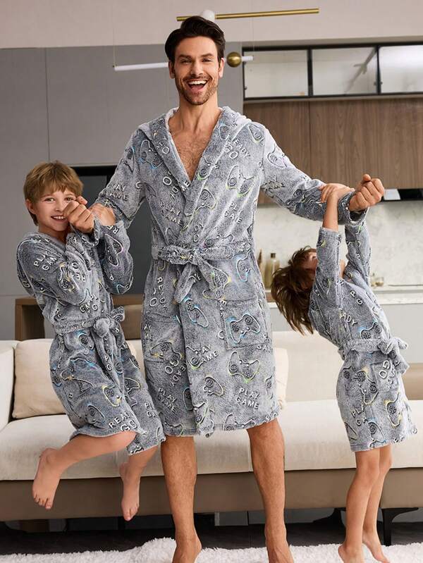 Bata de dormir larga con capucha para hombre, con estampado de control de juego que brilla en la oscuridad, ropa de dormir a juego familiar
