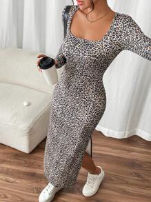 SHEIN Frenchy Dames bodyconjurk met vierkante hals en lange mouwen en luipaardprint