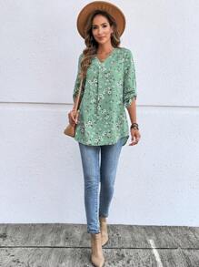EMERY ROSE Women's V-Neck Floral Print Roll-Up Sleeve Blouse