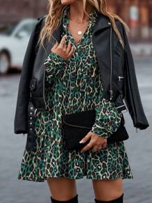 Flirla 大码 V 领长袖印花短款休闲连衣裙 - 綠色 - 查看 5