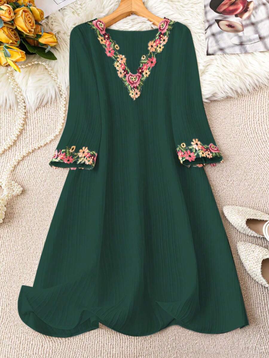 EMERY ROSE Váy chữ A thêu hoa giản dị cỡ lớn, mùa thu - màu xanh lá - Xem 1
