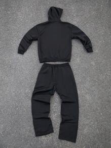 Manfinity LEGND Conjunto de sudadera con capucha y pantalón de chándal con estampado de calavera y letras para hombres de talla grande