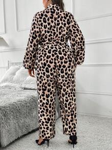 SHEIN Clasi Macacão casual plus size com botões frontais e manga comprida com nó torcido e estampa de leopardo - Multicolorido - Ver 2