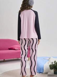 Bộ đồ ngủ nữ dễ thương in chữ và gấu hoạt hình Raglan - Nhiều màu - Xem 3