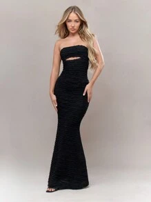 MISSGUIDED Textured Cut-Out Mermaid Hem Bodycon Bandeau Maxi Dress - Black - View 4