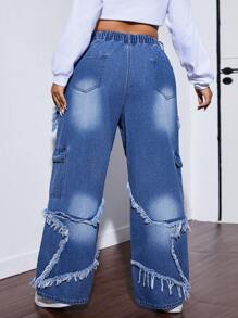 SHEIN EZwear 大码前扣磨边下摆拼布口袋休闲男友风牛仔裤 - 中等水洗藍 - 查看 2