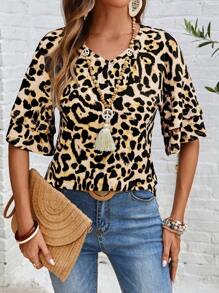 EMERY ROSE Áo thun tay ngắn họa tiết da báo viền bèo nhún đôi cho nữ - Nhiều màu - Xem 3