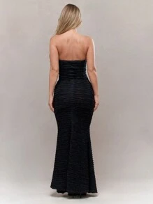 MISSGUIDED Textured Cut-Out Mermaid Hem Bodycon Bandeau Maxi Dress - Black - View 2