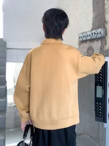 SHEIN Sudadera con capucha para niño preadolescente con estampado de letras caqui, ropa de otoño para niños, blusas de otoño, ropa de invierno para niños, ropa de otoño para niño pequeño, suéter lindo de Halloween, ropa de otoño para niños, blusas de otoño, camisas de otoño, camisa de Halloween, camisa negra, adecuada para ir a la escuela, actividades diarias, ocio, universidad, viajes, actividades deportivas, y adecuada para la temporada de otoño e invierno