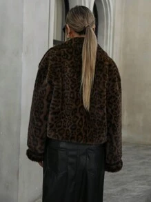 Aveloria Modichic Áo khoác dáng ngắn oversized kiểu Mob Wife mùa đông cho nữ, cổ áo kim loại có khóa kéo, lông xù, họa tiết da báo - màu nâu - Xem 2