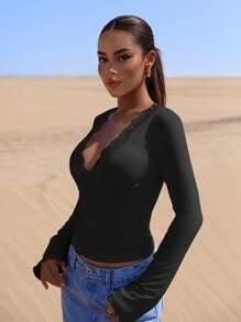 SHEIN BAE Áo thun nữ tay dài màu trơn cổ chữ V phối ren tương phản đơn giản - màu đen - Xem 6