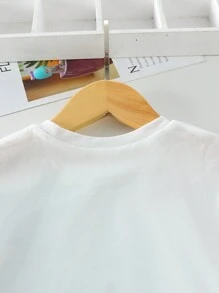 SHEIN Playful Pals 2 件装女婴街头风格肖像印花连帽衫和工装裤套装 - 綠色 - 查看 3