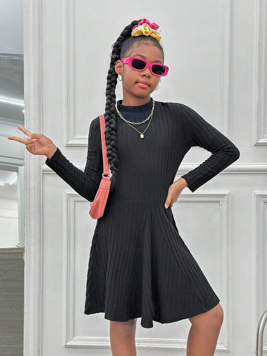 SHEIN Vestido de manga larga con cuello alto de tejido de felpa de unicolor de jacquard para niñas preadolescentes - Negro - Ver 1