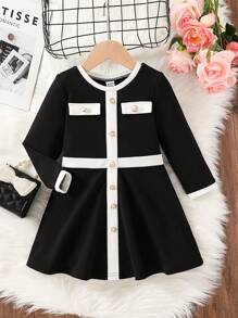 SHEIN Vestido casual ajustado con cuello de equipo y bloques de color tejido para niña joven