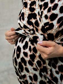 SHEIN Vestido de maternidad elegante de cuello en V, manga farol, estampado de leopardo para primavera y otoño