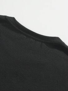 ROMWE MEN Goth Men Skull & Cross Print Tee, School, 2000s Style