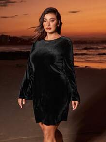 SHEIN VCAY Plus Size Elegant Casual Resort Party Backless Flare Sleeve A-Line Velvet Vintage Dress, Fall/Winter