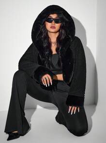 SHEIN ICON Veste courte en fausse fourrure pour femmes grande taille ICON - Noir - Voir 2