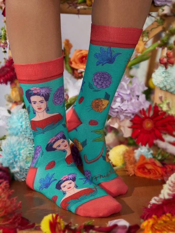 Frida Kahlo X SHEIN Flower Asymmetric Print Crew Socks, GIFTS