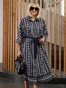 EMERY ROSE Vestito da vacanza con cintura, scollo a V, maniche lunghe e stampa integrale per taglie forti - Blu Navy - Visualizzare 4