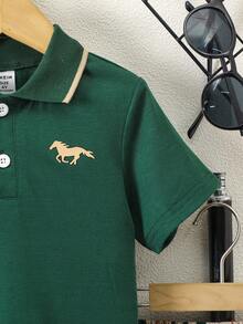 SHEIN 2 件套橙色 Polo 衫，带 3D 马匹印花和格子短裤，适合男孩，夏季休闲装 - 軍綠色 - 查看 4