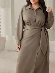 Modelyn Vestido de manga larga con botones delanteros y nudo en unicolor para talla grande - Caqui - Ver 4