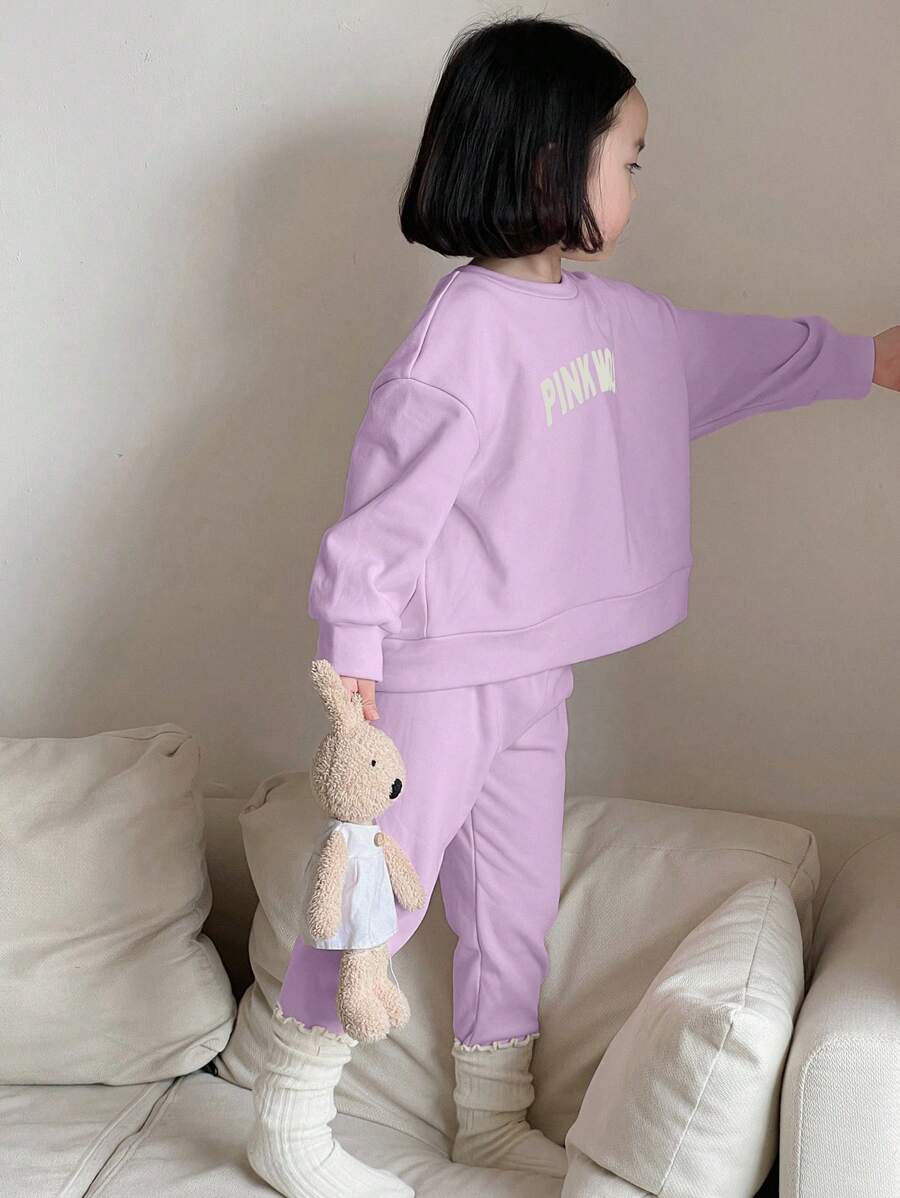 Dazy Kids 2 件套年轻女孩圆领保暖字母印花运动衫和裤子套装,秋季 - 紫色 - 查看 1
