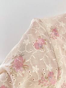 SHEIN Frenchy Plus Size Women Floral Contrast Lace V-Neck Long Sleeve Ruffle Blouse