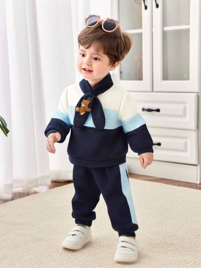 SHEIN Conjunto de 3 peças/conjunto de moletom acolchoado de malha texturizada jacquard com camada dupla, calças e cachecol para bebês meninos e meninas, estilo casual fofo de desenho animado, quente para uso interno e externo