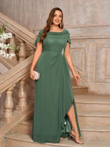 SHEIN Belle 女式加大优雅弹力韩式网纱面料连衣裙，垂坠领，蝙蝠袖，褶饰细节，不对称荷叶边下摆，高开叉至大腿，水钻纽扣装饰，适合婚礼、母亲节、返校节、音乐节、正式加大码伴娘礼服、婚礼活动礼服 - 綠色 - 查看 6