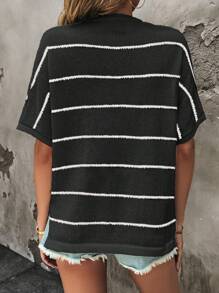 SHEIN ChicEase Blusa de punto de cuello redondo con mangas cortas y estampado de rayas para mujeres - Blanco y Negro - Ver 2