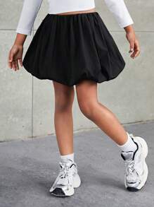 SHEIN Falda mini de diseño de burbuja de cintura baja de unicolor en tela cortaviento para niña, ropa de vuelta al colegio, estilo deportivo, estilo callejero, a juego madre e hija, para Navidad, excelente para uso casual y diario, y en otoño e invierno