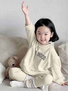 Dazy Kids 2 件装年轻女孩圆领字母印花套装，秋季 - 杏色 - 查看 4
