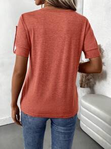 SHEIN LUNE V-Ausschnitt Knopfverschluss Lässig Regular Kurzarm T-Shirt - Rot - Übersicht 2