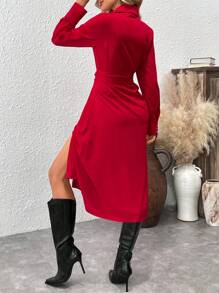 SHEIN X JIMENA & MATEO Chiquease 纯色纽扣长袖连衣裙，秋季新年衣服长款女装红色长袖连衣裙休闲红色连衣裙长衬衫裙 - 紅色 - 查看 2