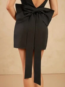 L'Amorae Vestido mini con espalda profunda y detalle de gran lazo