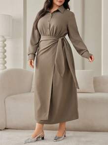 Modelyn Vestido de manga larga con botones delanteros y nudo en unicolor para talla grande - Caqui - Ver 3