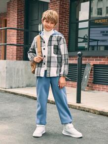 SHEIN 2 件装 Tween 男童格子印花纽扣前连帽羊毛衬衫和纯色运动裤套装 - 藍色 - 查看 7