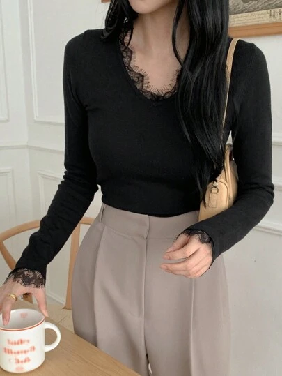 DAZY Solid Color Contrast Lace Trim V-Neck Slim Fit Women's Sweater,Long Sleeve Tops,Back To School Clothes,Fall Women Clothes