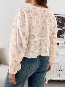 SHEIN Frenchy Plus Size Women Floral Contrast Lace V-Neck Long Sleeve Ruffle Blouse