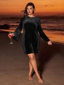 SHEIN VCAY Plus Size Elegant Casual Resort Party Backless Flare Sleeve A-Line Velvet Vintage Dress, Fall/Winter