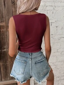 SHEIN Frenchy 女士纯色 V 领扭纹下摆短款背心，夏季 - 酒紅色 - 查看 2