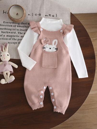 SHEIN Vintaside Kids Mono largo de jersey de punto jacquard con dibujos animados para bebé niña con decoración rosa de conejo de peluche, mangas de mariposa y detalles de volantes, para primavera y otoño