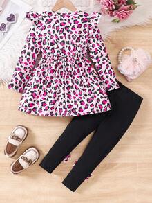 SHEIN 2 piezas Conjunto de camiseta de punto con volantes con estampado de leopardo y pantalones ajustados de punto para niña joven - Multicolor - Ver 2