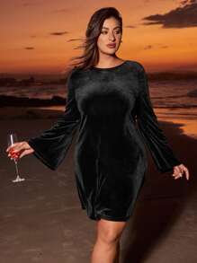 SHEIN VCAY Plus Size Elegant Casual Resort Party Backless Flare Sleeve A-Line Velvet Vintage Dress, Fall/Winter