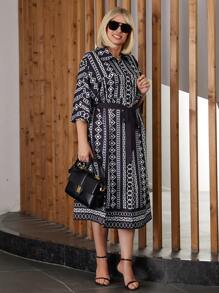 EMERY ROSE Vestito da vacanza con cintura, scollo a V, maniche lunghe e stampa integrale per taglie forti - Blu Navy - Visualizzare 5