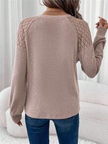 EMERY ROSE Áo thun dài tay họa tiết tổ ong cổ tròn thêu ren trang trí cho nữ - Màu be - Xem 2