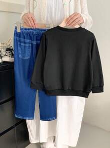 SHEIN Bộ 2 chiếc/Bộ áo nỉ dài tay in chữ tiếng Anh thường ngày cho bé trai và quần denim in họa tiết thể thao, mùa xuân thu - màu đen - Xem 2