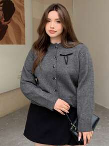 Dazy Petite Plus Cardigan de malha plus size de cor sólida com decoração de laço, primavera e outono, para inverno, roupas femininas de outono - Cinza - Ver 7