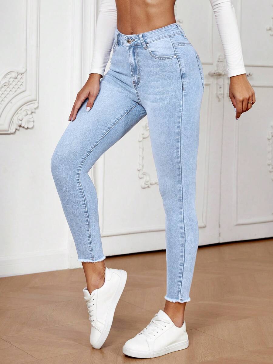 SHEIN Essnce 女式前扣多口袋简约牛仔裤，休闲日常穿着 - 淺色水洗藍 - 查看 1